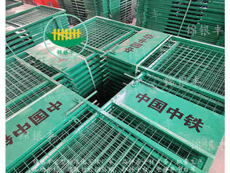 施工電梯門安裝圖片 樓層施工電梯安全門 施工電梯門安裝圖片 樓層施工電梯安全門