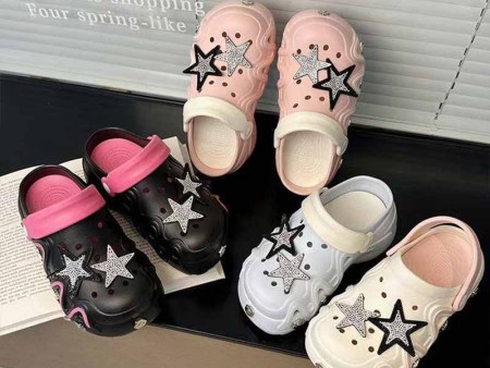 6574 星星线条描漆洞洞鞋女款35-40