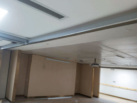 Electric smoke barrier wall