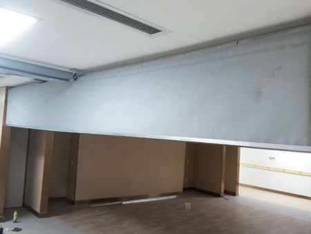 Electric smoke barrier wall