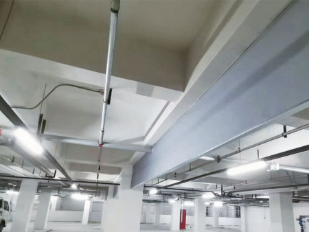 Flexible smoke barrier wall