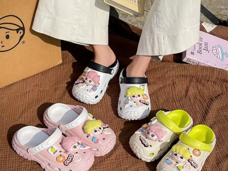 6661  亲子轮胎底卡通男女孩双色洞洞鞋30-41