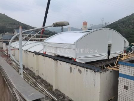 反吊膜結(jié)構(gòu)是什么？污水池反吊膜結(jié)構(gòu)。