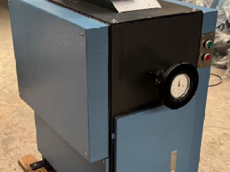 全密封對輥破碎機