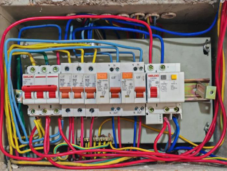 如何检查断路器是否损坏?