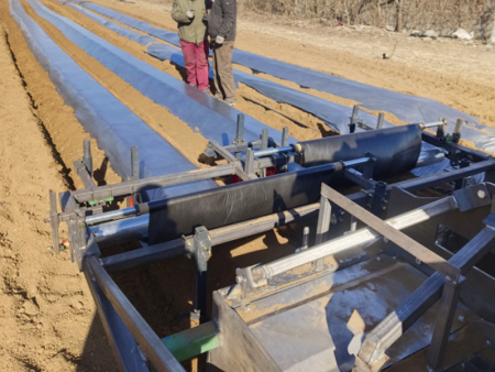 旋耕起垄铺膜机