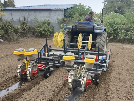 重型麦田套种棉花播种机