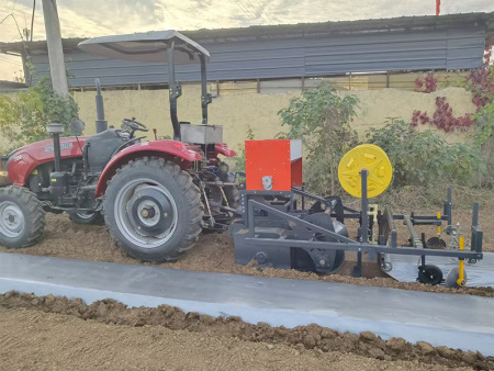 旋耕起垄施肥铺膜滴灌打孔打标一体机