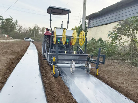 旋耕起垄施肥铺膜滴灌打孔打标一体机