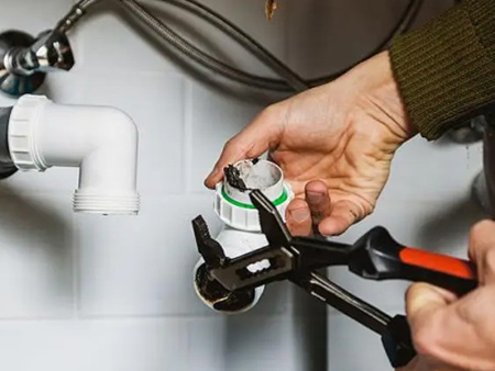 谁来支付水管维修费用？