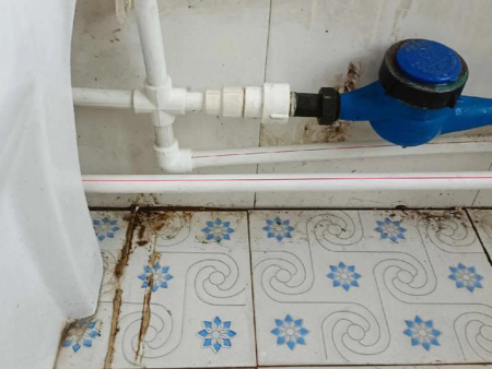 水暖和电气是一回事吗？