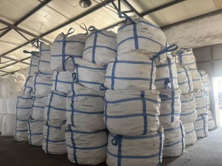 微信圖片_氯化鑭塊-倉庫-淄博坤玉