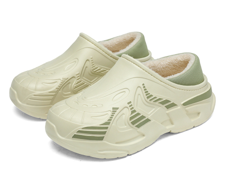 6835  包跟棉鞋男侧面描漆40-45