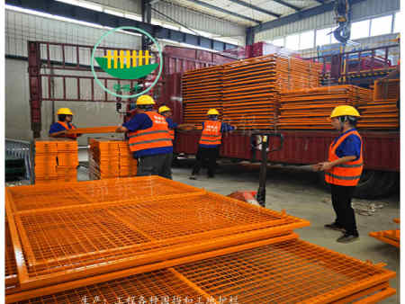 建造施工电梯门楼层施工电梯门临时电梯门 建造施工电梯门楼层施工电梯门临时电梯门