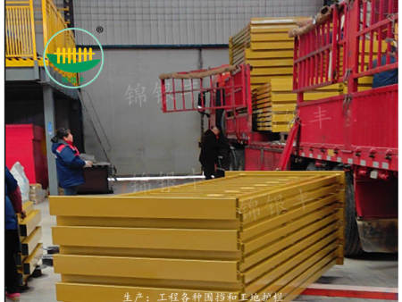 市政道路隔離護欄 黃金蓮花護欄生產廠家