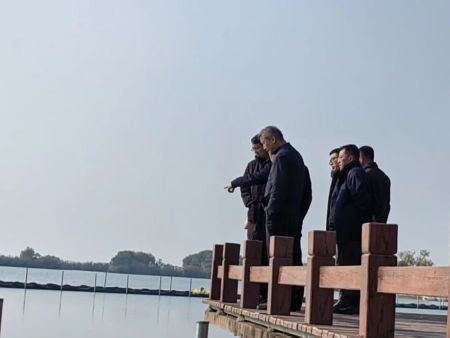 省巢湖管理局联合生态环境部长江局监测中心调研巢湖底泥洗脱生境改善试验项目