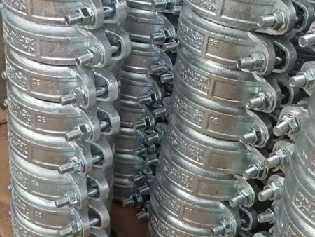 镀锌沟槽管件-卡箍