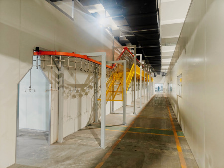 新能源零部件机器人+喷粉+烘干流水线