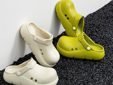 6996 松糕底增高男女洞洞鞋35-45 