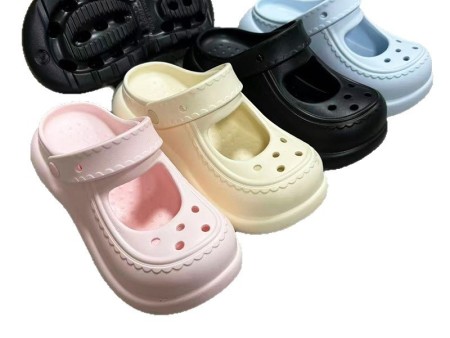 6713 光板花边女款方头洞洞鞋35-40