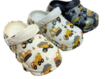 7003  卡通图案儿童洞洞鞋140-190