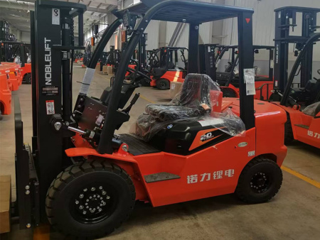 平衡重式電動叉車