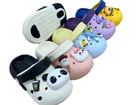 7042 儿童卡通双色洞洞鞋140-190