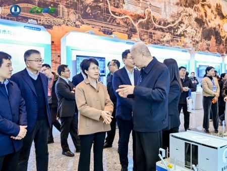 底泥洗脱和蓝藻防控技术亮相长江生态环境保护修复科技成果推介活动