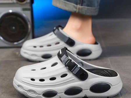 7058  椭圆镂空撞色男款洞洞鞋38-45