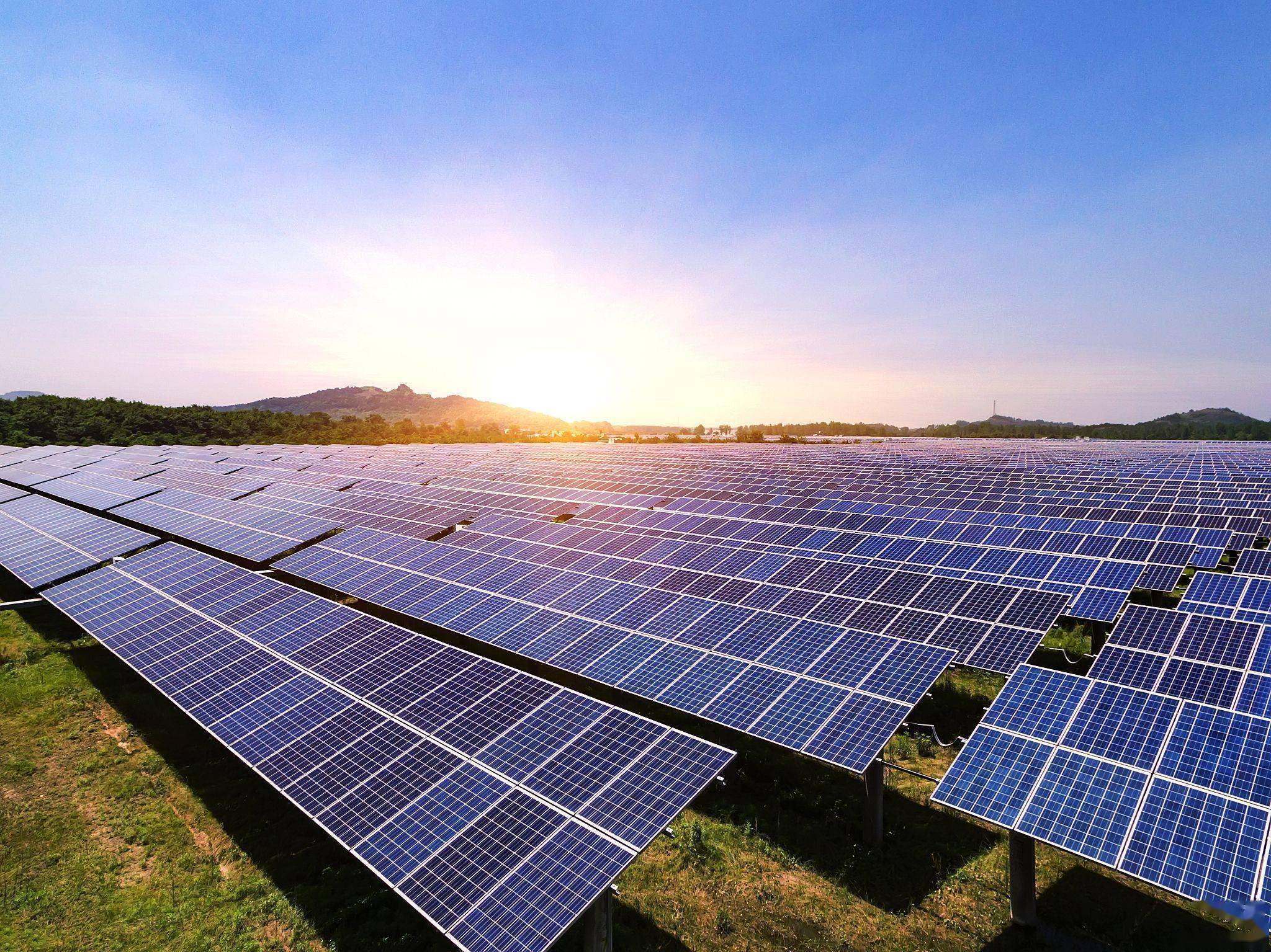 多線切割機(jī)為何是光伏行業(yè)的核心支撐設(shè)備