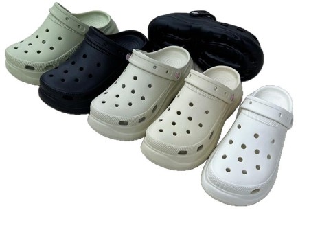 7133 泡芙光板洞洞鞋女款35-40