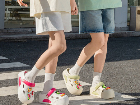 7233  水果滴塑女款洞洞鞋35-40