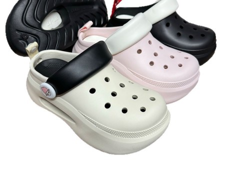 7304 厚底双色女款洞洞鞋增高35-40