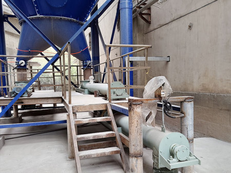 新型螺旋定量给料机