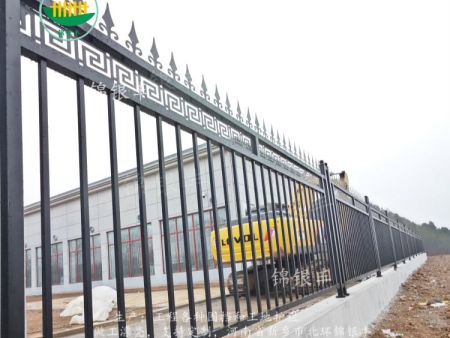 外墻防護(hù)方管護(hù)欄 小區(qū)別墅噴塑鋅鋼圍墻圍欄