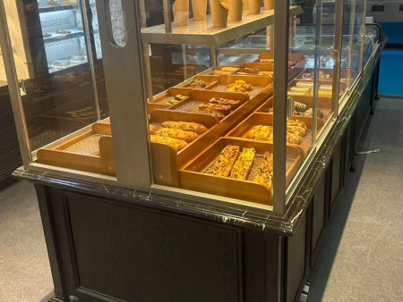 展示柜灯管不亮什么原因?