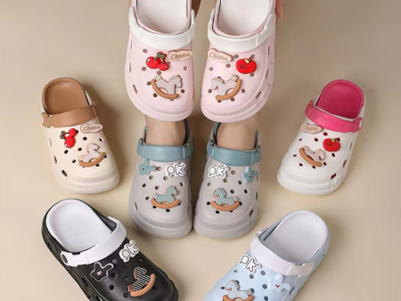 7405  卡通木马饰扣儿童洞洞鞋24-35