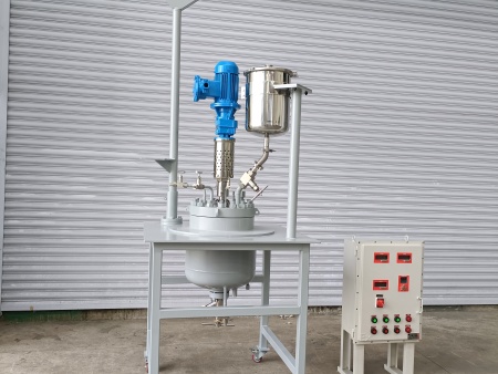 实验室反应釜开机、投料前有哪些安全检查？