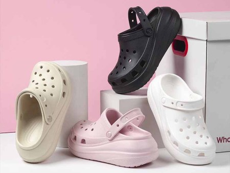 7543 泡芙光板洞洞鞋女35-40