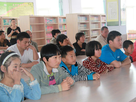 丰登坞捐资助学