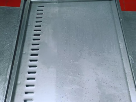 小吃城排油烟系统清洗，找到油烟难题留住客流口碑