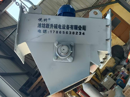 管道自卸除铁器