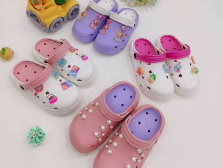 9624 儿童三角镂空双色洞洞鞋30-35