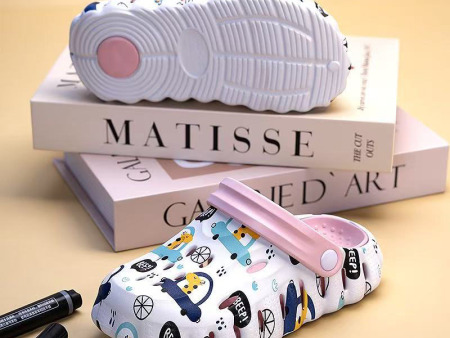 7642 长颈鹿汽车印花儿童洞洞鞋28-37 双码