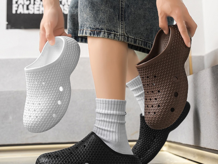 7872 情侣仿3D包头洞洞鞋36-45