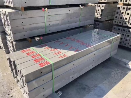 刻字空心水泥警示长条桩