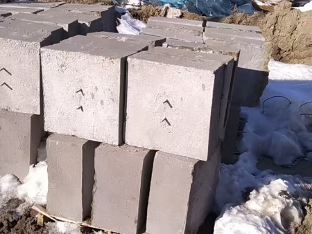 带定位标记方形光伏配重基础墩