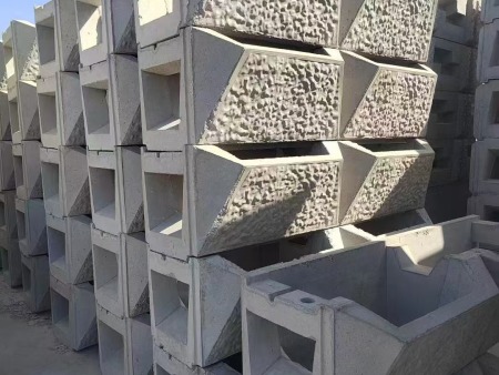 三角仿石自嵌生态挡墙砌块