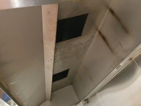 西安初秋收到油煙整改通知？油煙管道專項(xiàng)清洗，依照新規(guī)快速完成復(fù)核