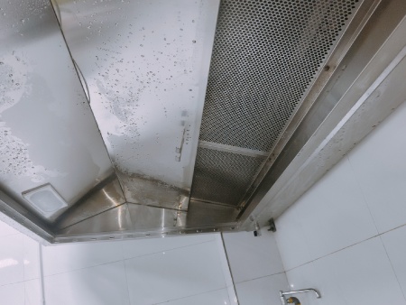 西安西式快餐少油后厨，商用油烟机轻量化清洗延长净化设备寿命